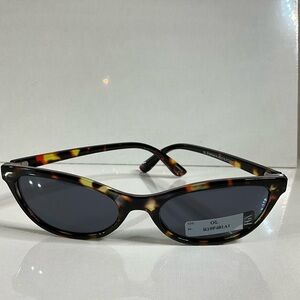 Elegant Tortoise Shell Sunglasses